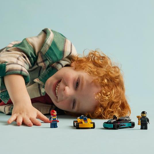 LEGO City 60400 Go-Kart e Piloti, Modellini da Costruire di Mini Go Kart da Corsa, Veicoli Giocattolo per Bambini di 5+ Anni - 6