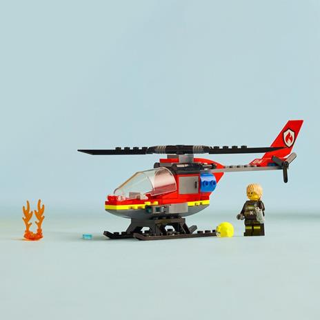 LEGO City 60411 Elicottero dei Pompieri, Veicolo Giocattolo con 2 Elementi Lancia-Acqua e Minifigure, Giochi per Bambini 5+ - 6