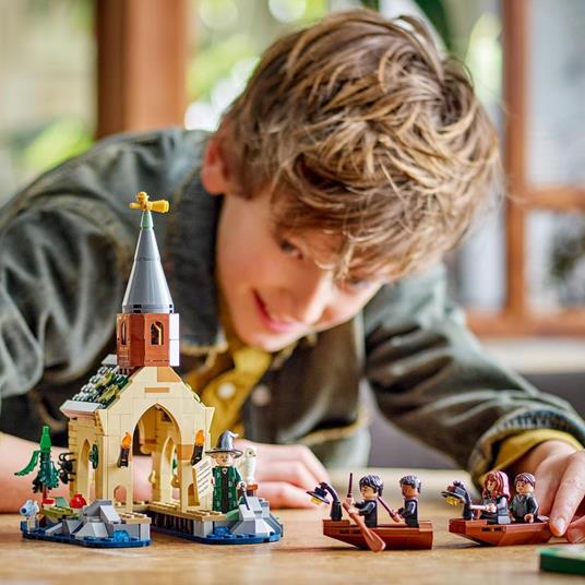 LEGO Harry Potter 76426 La Rimessa per le Barche del Castello di Hogwarts, Gioco per Bambini di 8+ Anni con 5 Minifigure - 2