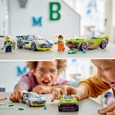 LEGO City 60415 Inseguimento della Macchina da Corsa, 2 Modellini di Auto della Polizia, Giocattolo per Bambini di 6+ Anni - 2