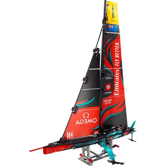 LEGO Technic 42174 Emirates Team New Zealand AC75, Modellino di Barca a Vela da Costruire per Adulti, Regalo per Uomo o Donna - 7