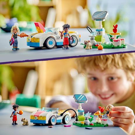 LEGO Friends 42609 Auto Elettrica e Caricabatterie, Giochi per Bambini di 6+ Anni con Macchina Giocattolo e 2 Mini Bamboline - 2