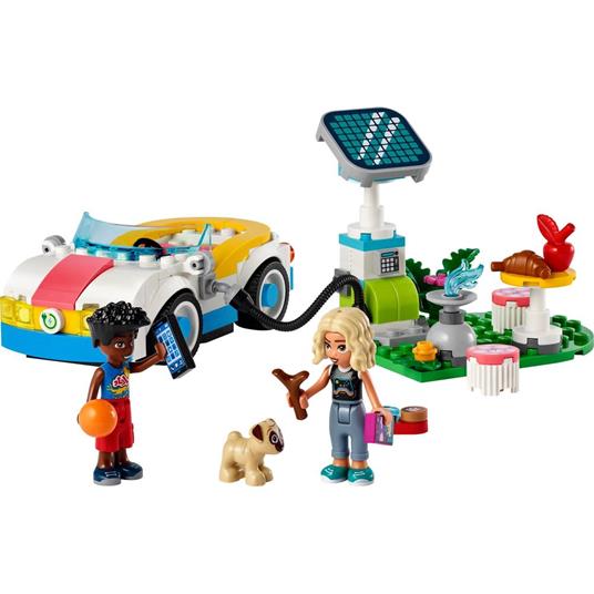 LEGO Friends 42609 Auto Elettrica e Caricabatterie, Giochi per Bambini di 6+ Anni con Macchina Giocattolo e 2 Mini Bamboline - 7