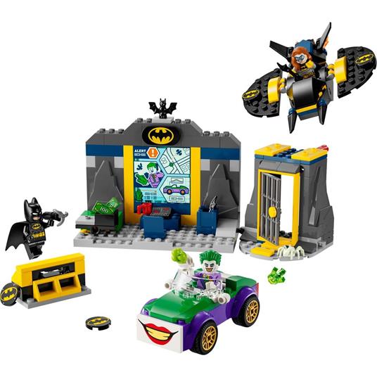 LEGO DC 76272 Batcaverna con Batman, Batgirl e The Joker, Giocattolo con Action Figure dei Supereroi, Giochi per Bambini 4+ - 8