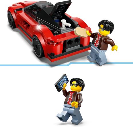 LEGO City 60448 Auto Sportiva Rossa - Macchina Giocattolo, Giochi Educativi per Bambini 5+, Regalo con Minifigure e Accessori - 4