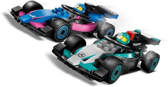 LEGO City 60444 Garage con Monoposto Mercedes-AMG e Alpine F1, Auto da Corsa Giocattolo con 6 Minifigure, Regalo Bambini 7+ - 4