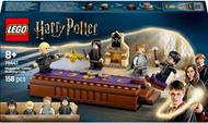 LEGO Harry Potter Castello di Hogwarts Club dei Duellanti con Funzione di Ribaltamento e 4 Minifigure, Regalo per Bambini 8+