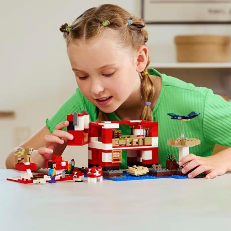 LEGO Minecreaft 21270 La Casa del Mooshroom, Giochi di Ruolo Bambini 8+ con Personaggi, Animali Giocattolo, Mob e Accessori - 4