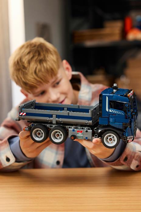 LEGO Technic Autocarro con cassone ribaltabile - 8