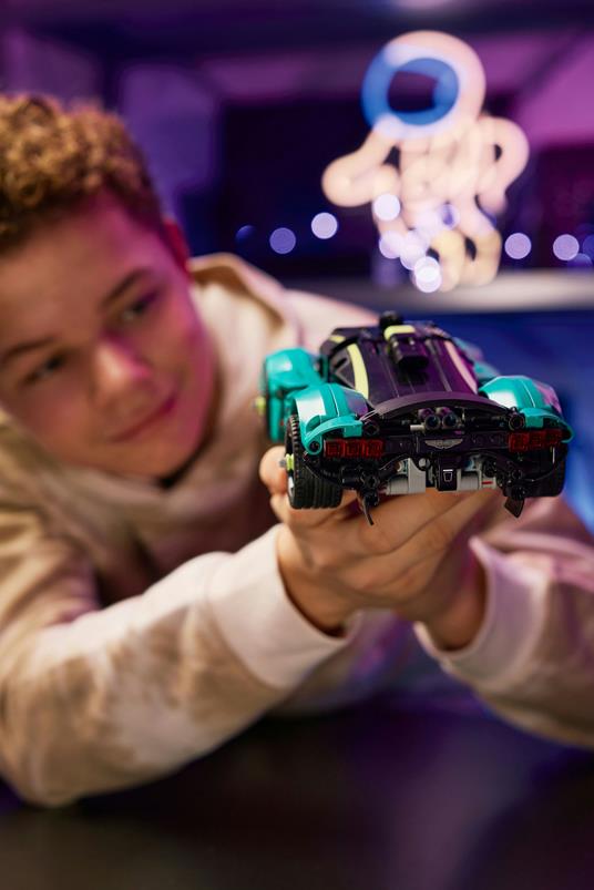 LEGO Technic Aston Martin Valkyrie - 7