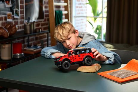LEGO Technic SUV Ford Bronco - 8