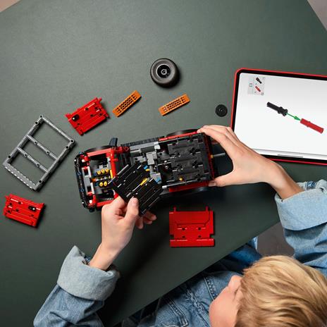 LEGO Technic SUV Ford Bronco - 10