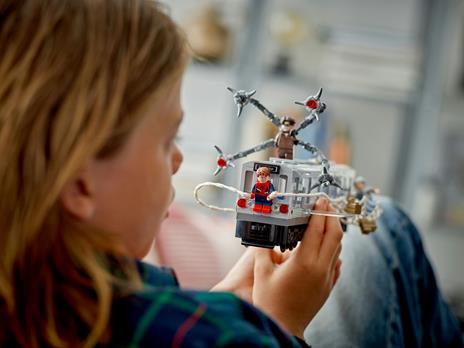 LEGO Spider-Man contro Doc Ock: duello sul treno - 5