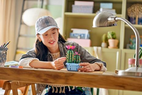 LEGO Botanicals (11509). Cactus in fiore - 4