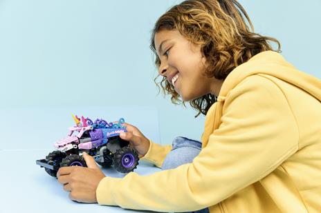 LEGO Technic (42220). Monster Jam Sparkle Smash a retrocarica - 9