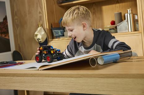 LEGO Technic (42219). Monster Jam Grave Digger Fuoco e Ghiaccio - 5