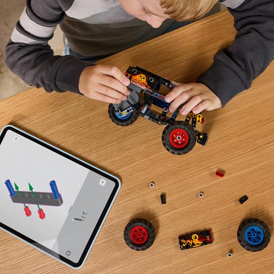 LEGO Technic (42219). Monster Jam Grave Digger Fuoco e Ghiaccio - 6