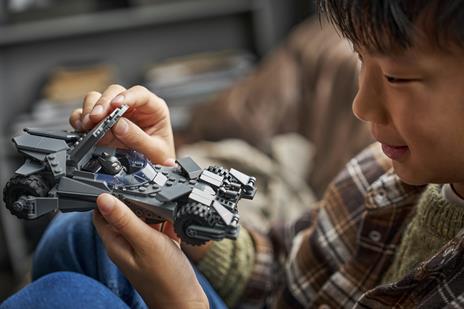 LEGO Batman v Superman Batmobile - 4