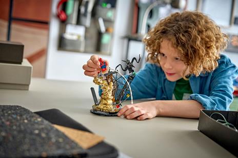 LEGO Super Heroes Marvel (76334). Battaglia epica: Spider-Man vs. Sandman - 4