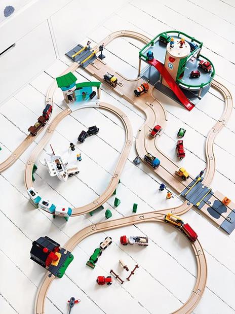 BRIO WORLD - Garage e Strada, Accessorio per Pista Trenino BRIO, Set da 2 Pezzi, Età 3+ Anni - 21