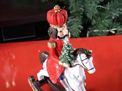 Decorazione Natalizia a Forma di Schiaccianoci su Cavallo a Dondolo Addobbi Natalizi per la Casa Set 2 Pezzi Idea Regalo - 2