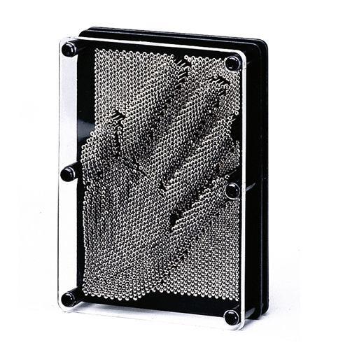 Pin Art. Chiodini per impronte 3D