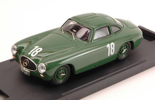 Mercedes 300 Sl Coupè N.18 Winner Gp Bern 1952 K. Kling 1:43 Model Bg7211 - 2