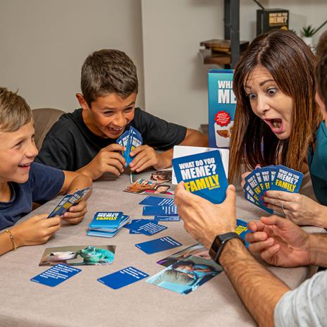 What Do You Meme? Family edition. Gioco da tavolo - 4
