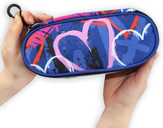 Astuccio ovale con zip e scomparti Comix wbs sprayheart - 2