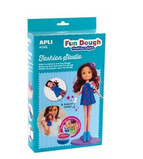 Fun Dough fashion studio Brown-haired doll