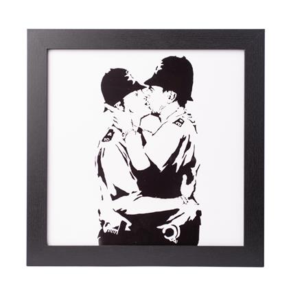 Brandalised: Bobbies Kissing (Stampa In Cornice 30X30 Cm)