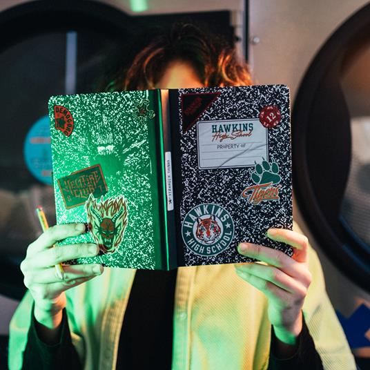 Quaderno Premium A5 Stranger Things Composition Book Con Matita - 7