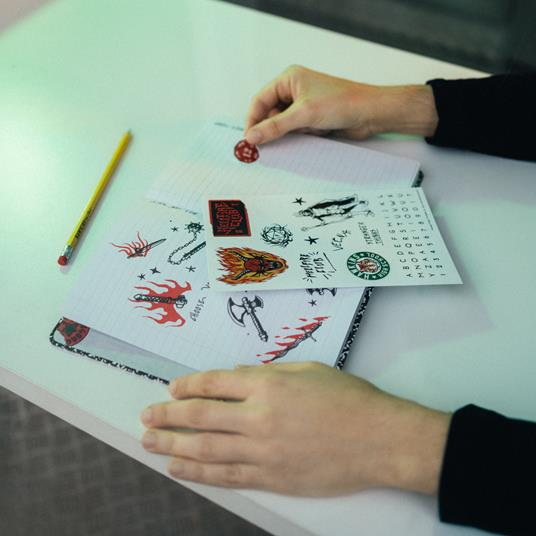 Quaderno Premium A5 Stranger Things Composition Book Con Matita - 8