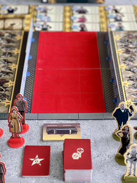 DEVIR Red Carpet – Gioco da Tavolo Party con Smartphone, Fotografia e Velocità, 2-4 Giocatori, 8+ - 5