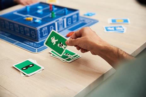 Jumbo How to Rob a Bank Board game Trivia - 6