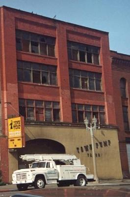 The Town Pump - Eric Larsen - cover