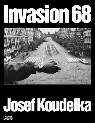 Invasion Prague 68 - Josef Koudelka - cover