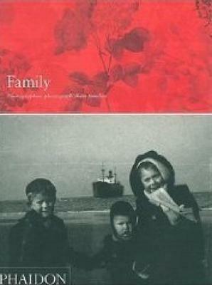 Family. Photographers photograph their families - copertina