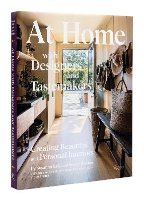At Home with Designers and Tastemakers : Creating Beautiful and Personal Interiors - Susanna Salk,Stacey Bewkes - cover
