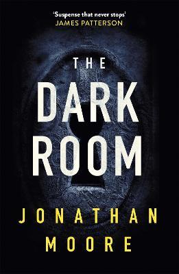 The Dark Room - Jonathan Moore - cover
