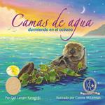 Camas de agua durmiendo en el océano