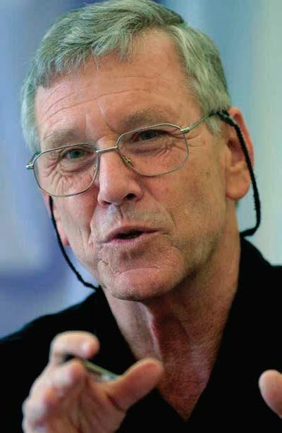 Dear Zealots: Letters from a Divided Land - Amos Oz - cover