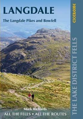 Walking the Lake District Fells - Langdale: The Langdale Pikes and Bowfell - Mark Richards - cover