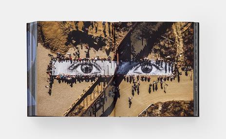 JR. Can art change the world? - Nato Thompson - 4