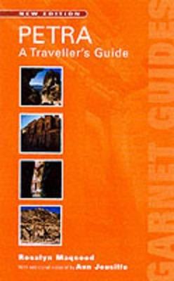 Petra: A Travellers' Guide - Rosalyn Maqsood,Ann Jousiffe - cover