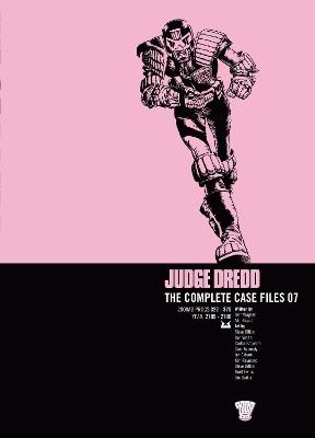 Judge Dredd: The Complete Case Files 07 - John Wagner,Alan Grant - cover