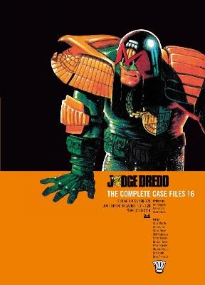 Judge Dredd: The Complete Case Files 16 - John Wagner,Garth Ennis - cover