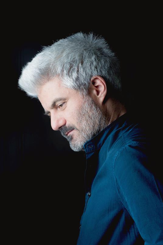 Cendres sur les mains / Sofia douleur - Laurent Gaude - cover