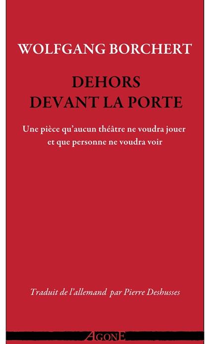Dehors devant la porte
