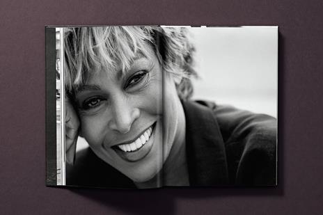 Tina Turner by Peter Lindbergh. Ediz. inglese, francese, tedesca - Erwin Bach,Peter Lindbergh - 10